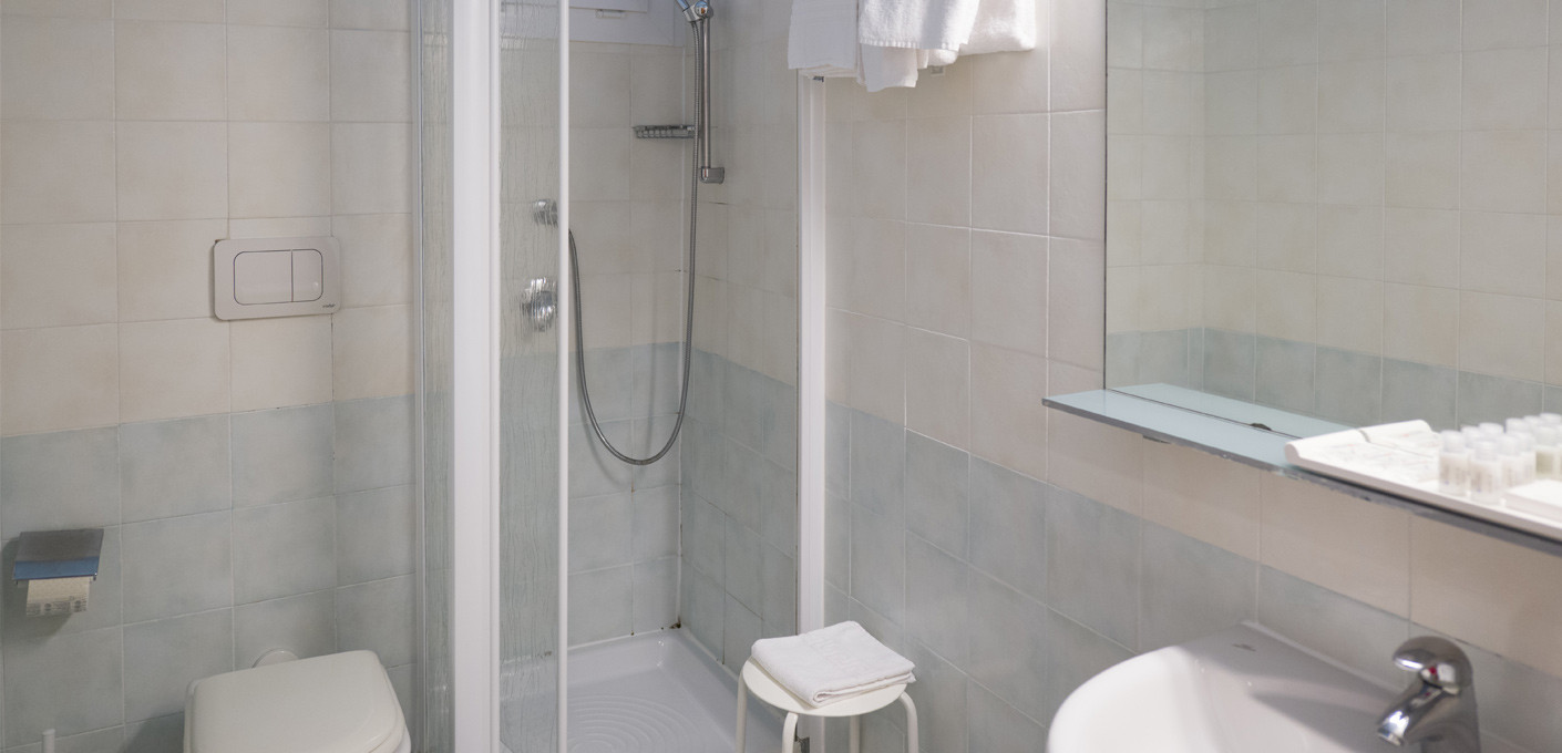 media.Camere-Tripla-04-Hotel-Bellevue-Rimini