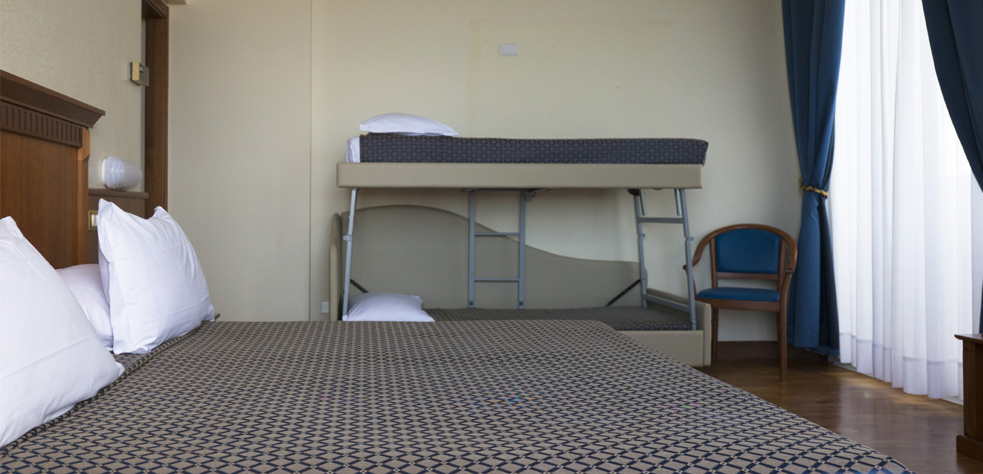 media.Camere-Quadrupla-02-Hotel-Bellevue-Rimini