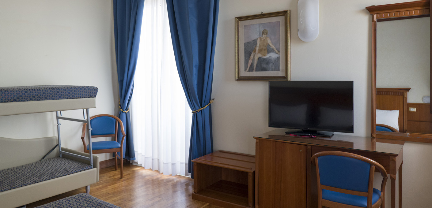 media.Camere-Quadrupla-03-Hotel-Bellevue-Rimini