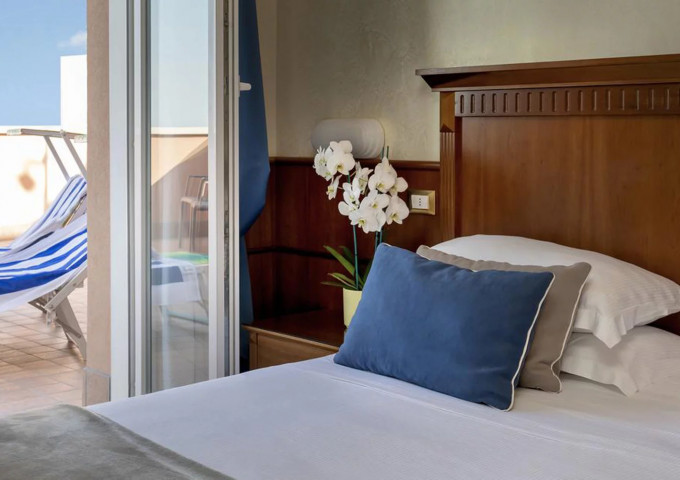 media.Slide-Camere-01-Bellevue-Rimini